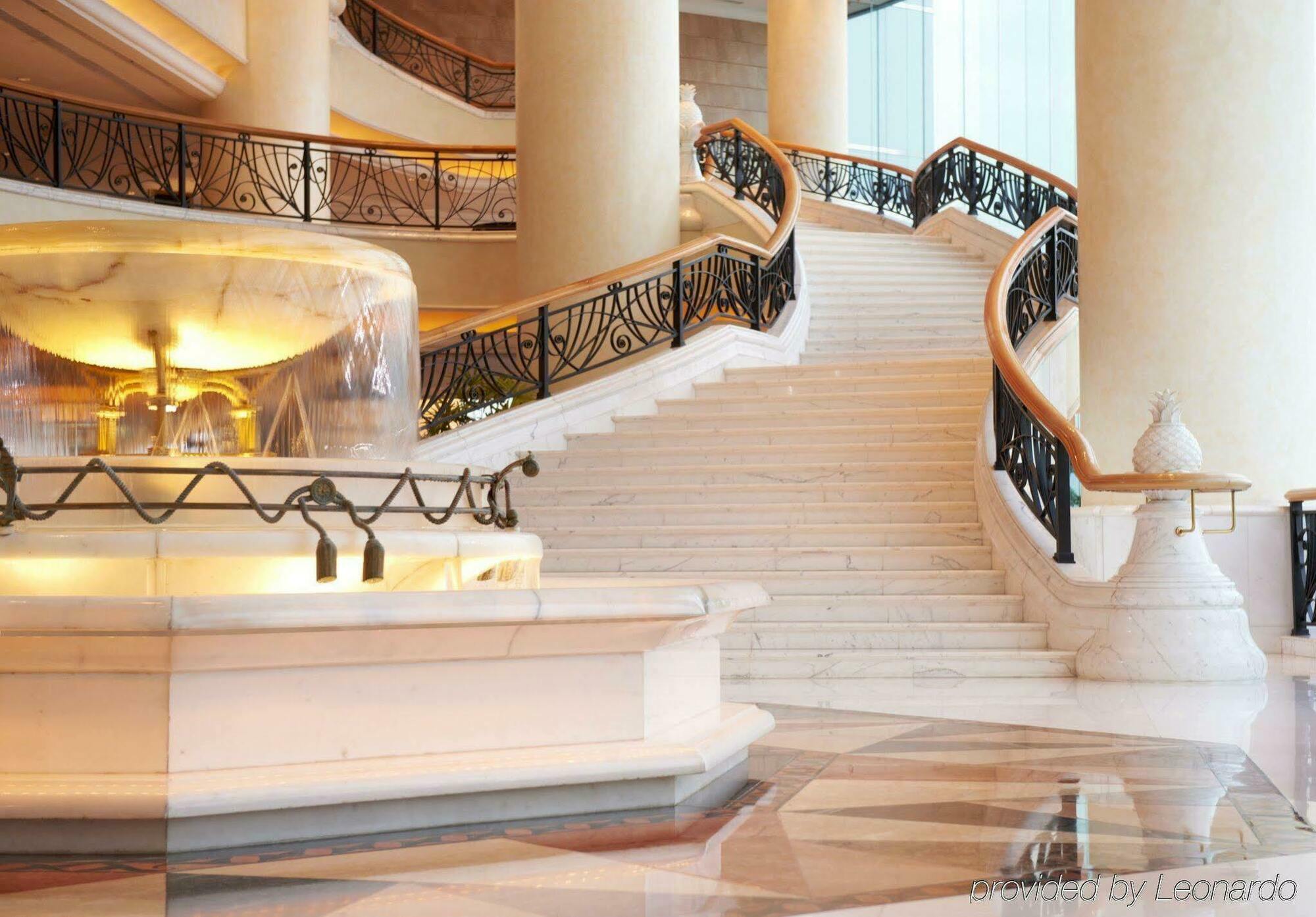 Hotel Harbour Grand Kowloon
